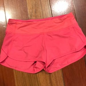 Lululemon size 4 speed up 2.5